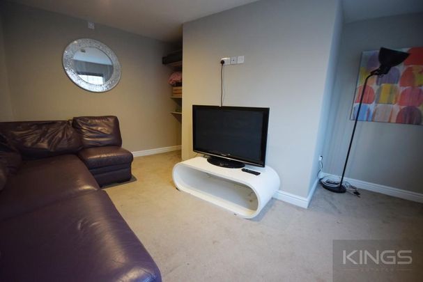 1 bedroom in a house share to rent - Photo 1