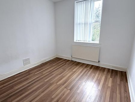 3 bedroom flat to rent - Photo 5