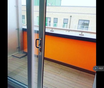 1 bedroom flat to rent - Photo 6