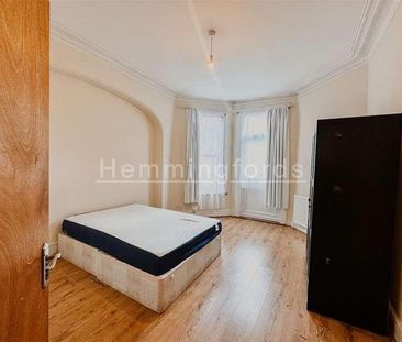 Arcadian Gardens, Wood Green, London, N22 - Photo 5