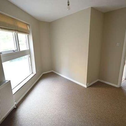 Bedroom Ground Floor Apartment In Godalming, GU7 - Photo 1