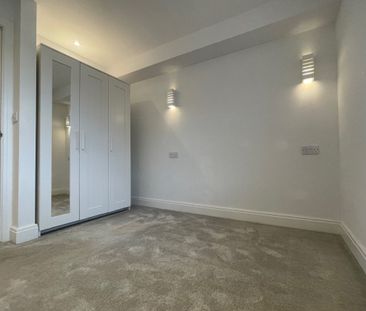 Albert Road, BOURNEMOUTH - Photo 3