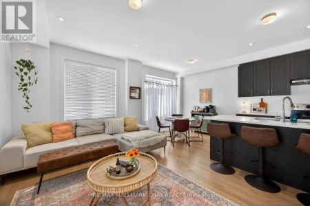 1 MILADY CRESCENT - Photo 2