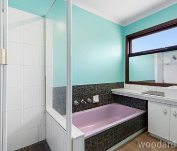 Charming Family Home - Photo 3