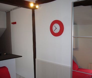 Location Appartement 1 pièce 17m² FONTAINEBLEAU 77300 - Photo 3