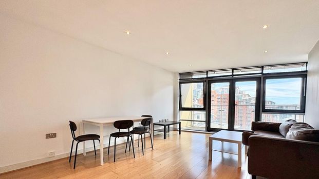 2 bedroom flat to rent - Photo 1