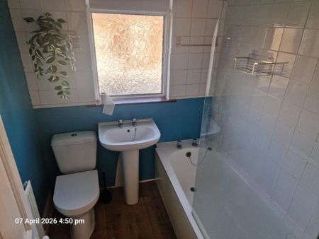 3 bedroom terraced house to rent - Photo 4