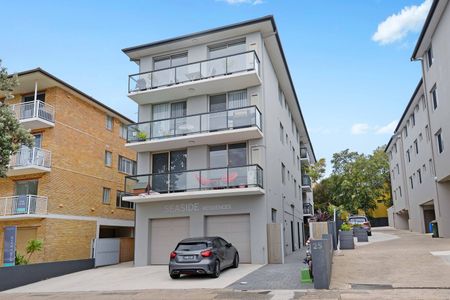 4/25 Wallis Parade, North Bondi NSW 2026 - Apartment For Rent | Domain - Photo 2