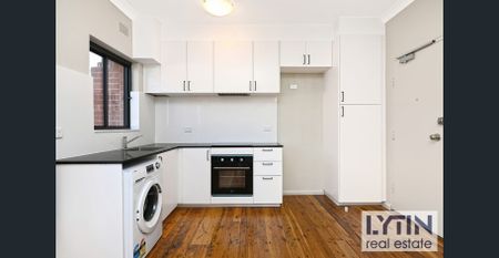Unfurnished 2 Bedroom Unit located in Hurstville | INSPECT: SAT 1/11 1:15pm-1:30pm - Photo 3