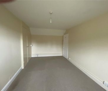 2 bedroom end of terrace house to rent - Photo 4