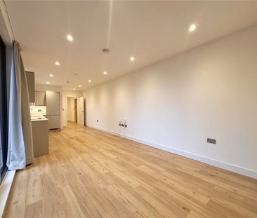 Farnborough Road, Farnborough, Surrey, GU14 - Photo 4