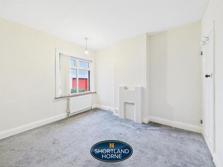 3 bedroom end of terrace house to rent - Photo 4