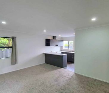 Renovated 2-Bedroom Unit in Henderson - Photo 1