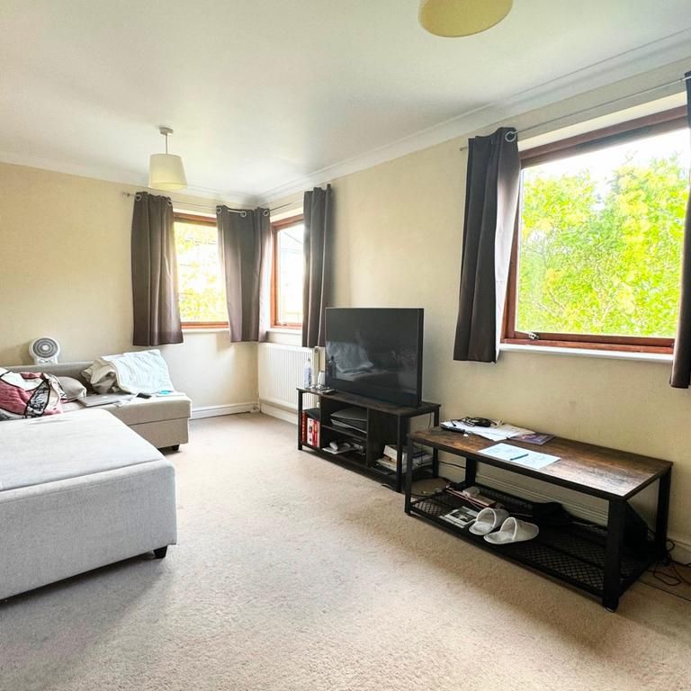2 bedroom end of terrace house to rent - Photo 1