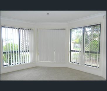 Modern Family Living: 4BR, 2BA Home in Forest Lake with Double Garage - Photo 1