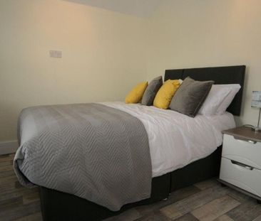 1 bedroom in a house share to rent - Photo 2