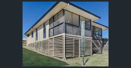 Spacious Family Living with Stunning Views - Photo 5