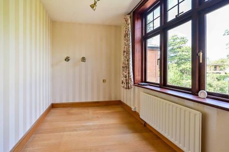 3 bedroom semi-detached house to rent - Photo 4