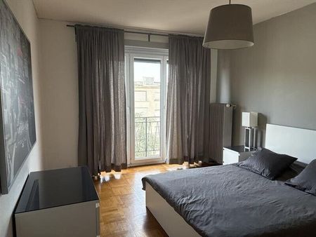 Dernier étage au coeur des Charmilles - Photo 4