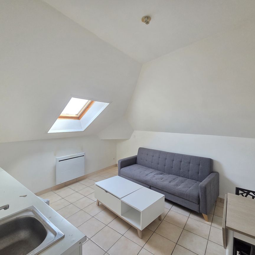 Location Appartement 1 pièce 18m² TROYES 10000 - Photo 1