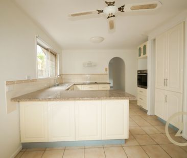 Spacious 3-Bedroom Home with Large Living Area in the Gap - Photo 1
