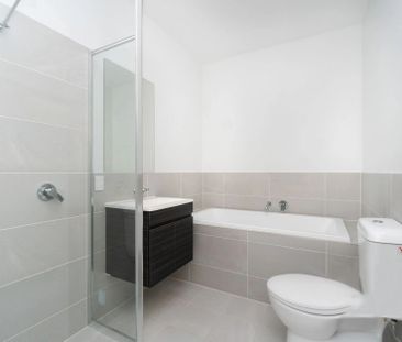 Modern 2-bedroom Villa in a Quiet, Convenient Location - Photo 6