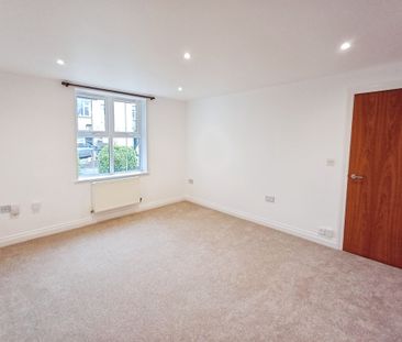 St Albans Crescent, Bournemouth - Photo 5