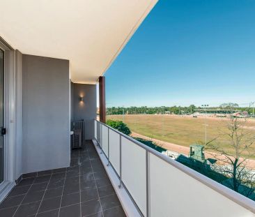 “Luxury And Easy Living” - Photo 4