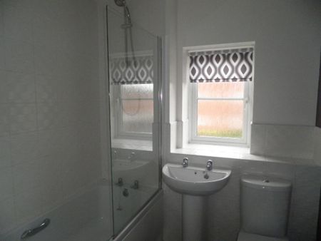2 bedroom end of terrace house to rent - Photo 5