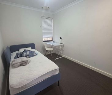 Queens Park - Photo 1