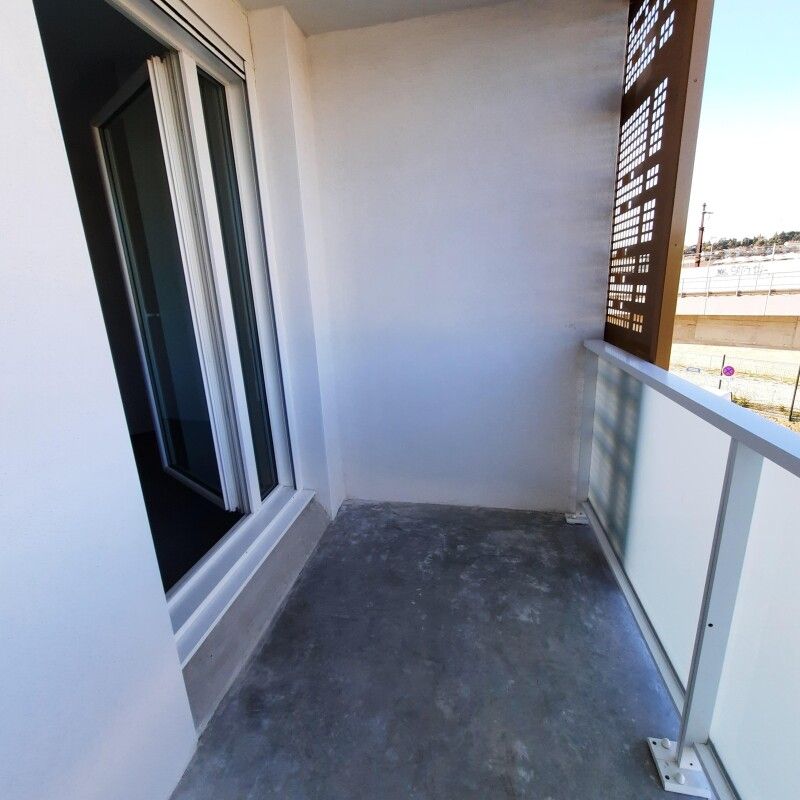 Location Appartement 1 pièce 19m² NIMES 30000 - Photo 1