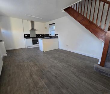 2 bedroom terraced house to rent - Photo 3