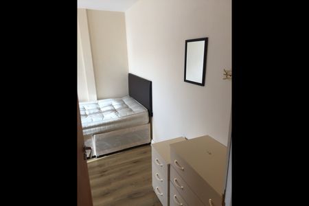 4 Bed Terraced House, Mitchell Avenue, CV4 - Photo 5