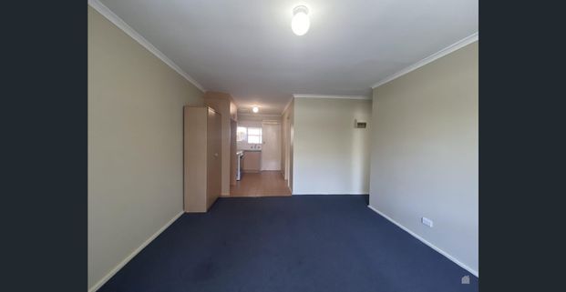 NEAT & TIDY TWO BEDROOM UNIT! - Photo 1