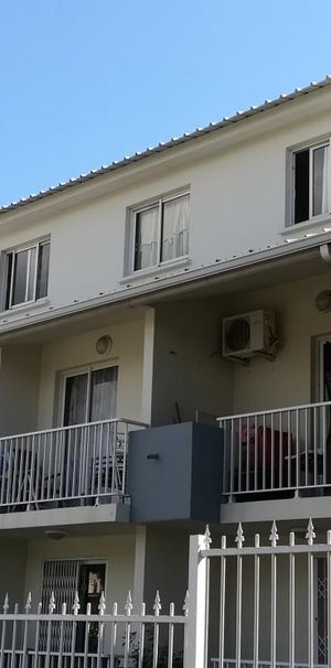 Location Appartement 1 pièce 20m² STE CLOTILDE 97490 - Photo 2