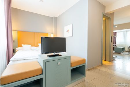 Welc(H)ome® by RIDA FLATS – D’dorf City! Charmant + Top Lage! Aufzug • Balkon • AC • Löffelfertig - Photo 4