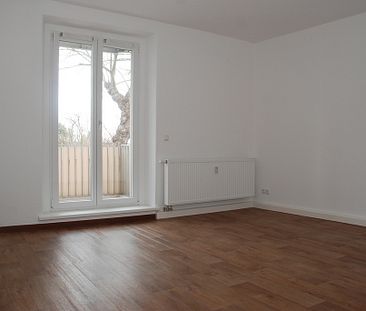 Hell und freundliche 2-Raum-Wohnung mit Balkon - Foto 2