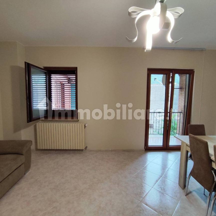 Trilocale via Rinaldo d'Aquino 1, Montella - Foto 1