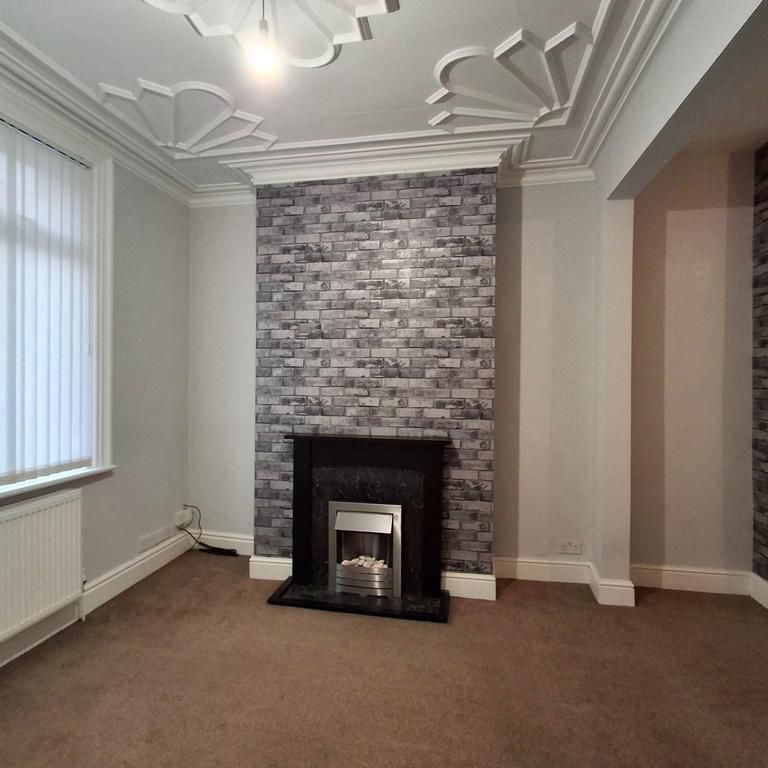 2 bedroom terraced house to rent - Photo 1