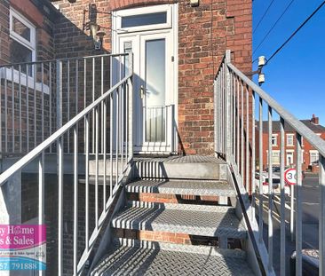 2 bedroom flat to rent - Photo 5