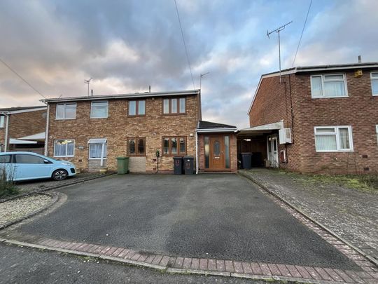 3 bedroom semi-detached house to rent - Photo 1