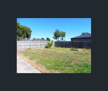 21 Kulkami Way, Cranbourne West, Vic 3977 - Photo 3
