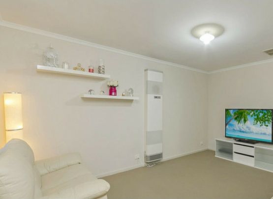 15 Callabonna Avenue, Andrews Farm SA, Belconnen - Photo 1