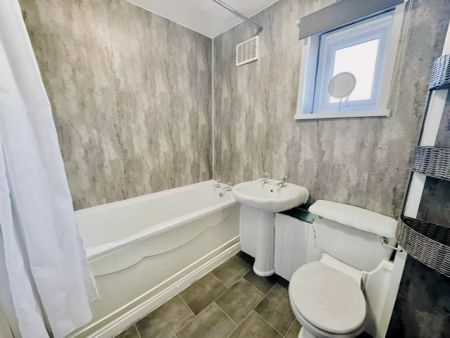 1 Bed 1 Bath - Photo 3