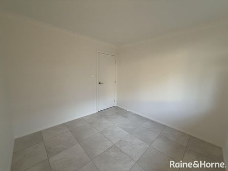 Brand new single bed granny + Utilities included - Photo 3