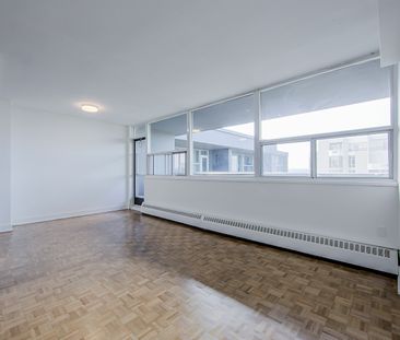 North Shore Towers - Photo 6