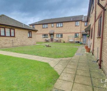 Old Road, Clacton-on-sea, CO15 - Photo 2