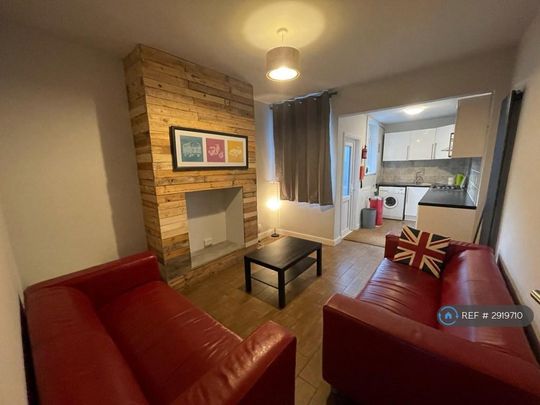 3 bedroom terraced house to rent - Photo 1