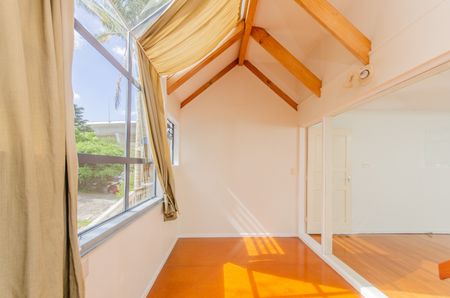 Amazing location! - Photo 2