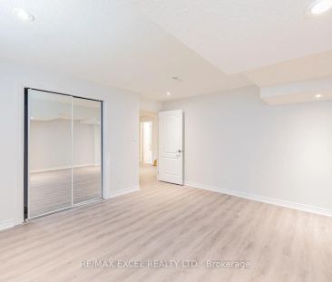 Detached Home For Lease | N9256054 - Photo 4